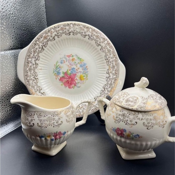 𝅺three Pieces Royal Brotherhood Potteries USA - Picture 5 of 5